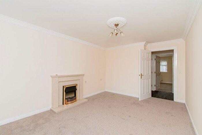 2 Bedroom Semi-Detached Bungalow For Sale In Back Northgate, Pontefract, WF8