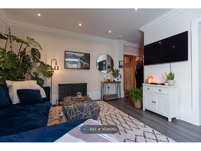 1 Bedroom Flat To Rent In Powis Road, Brighton, BN1