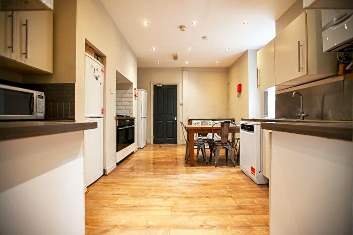 9 Bedroom Terraced House To Rent In Victoria Road, Manchester, Greater Manchester, M14