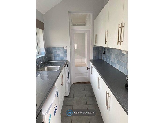 1 Bedroom Flat To Rent In Woodlands, Haywards Heath, RH16