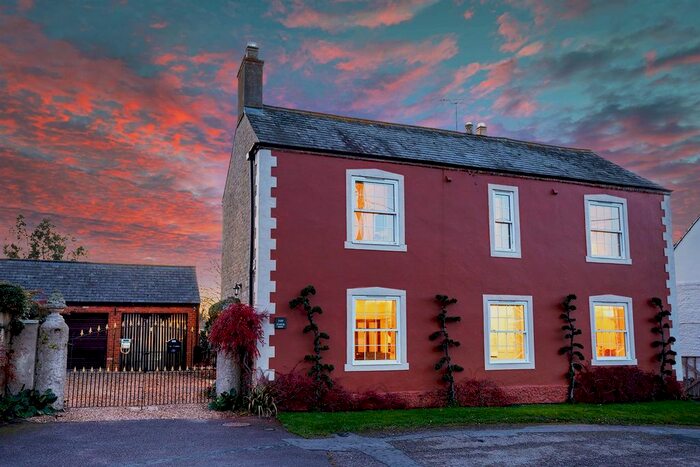 4 Bedroom Detached House For Sale In The Green, Chelveston, Wellingborough, Northamptonshire, NN9