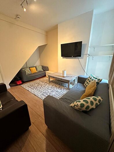 5 Bedroom Terraced House For Sale In Heeley Road, Selly Oak, West Midlands, B29