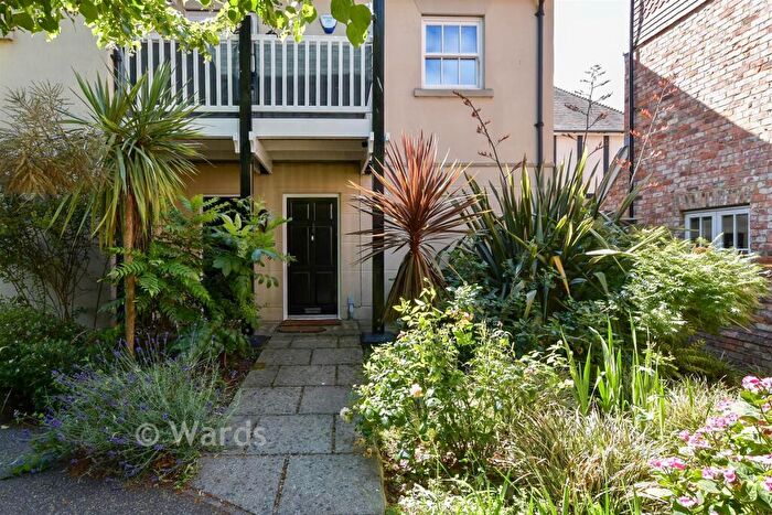 1 Bedroom Flat For Sale In College Square, Westgate-On-Sea, Kent, CT8