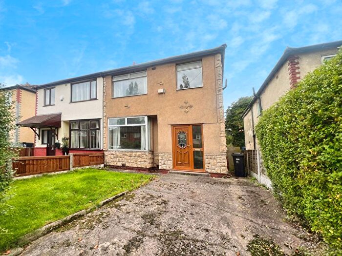 3 Bedroom Semi-Detached House For Sale In Brian Road, Farnworth, BL4