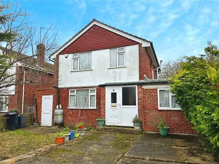 4 Bedroom Detached House For Sale In Antrim Road, Woodley, Reading, RG5