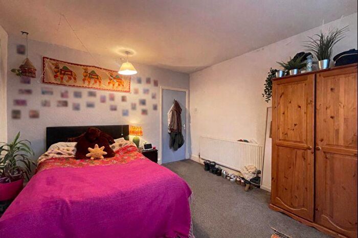 5 Bedroom House Of Multiple Occupation To Rent In Harrington Drive, Nottingham, NG7