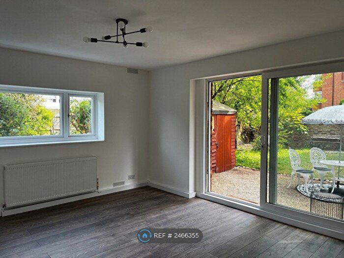 2 Bedroom Maisonette To Rent In South Terrace, Surbiton, KT6