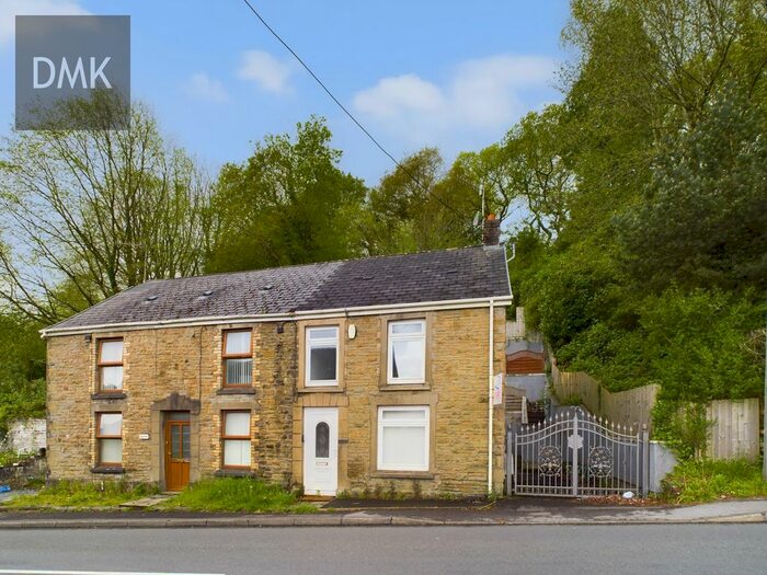 3 Bedroom Semi-Detached House To Rent In Fforest Road, Fforest, Pontarddulais, Swansea, SA4