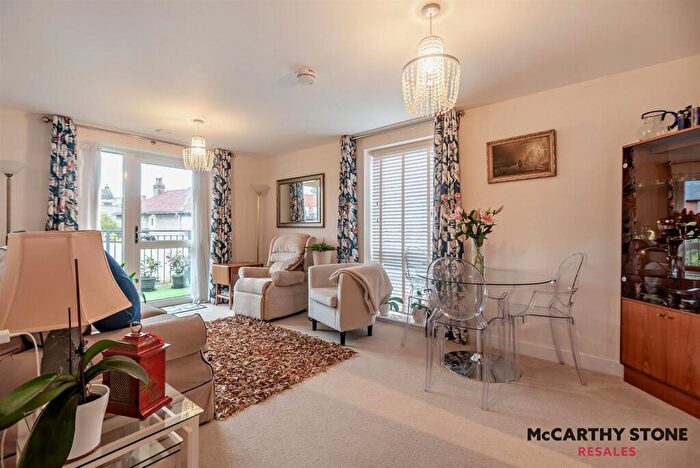 2 Bedroom Apartment For Sale In Monument Place, Endless Street, Salisbury, SP1