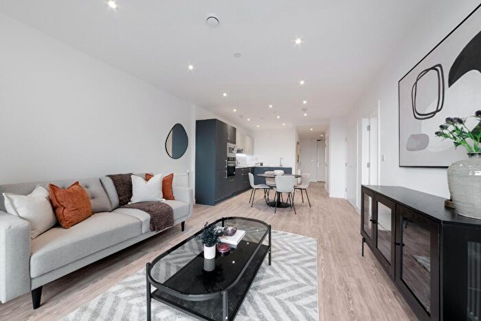 2 Bedroom Apartment For Sale In Dukes Road, London, E17