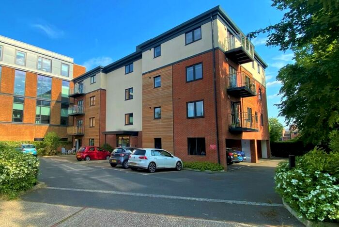 2 Bedroom Apartment To Rent In Nash Gardens, Redhill, RH1