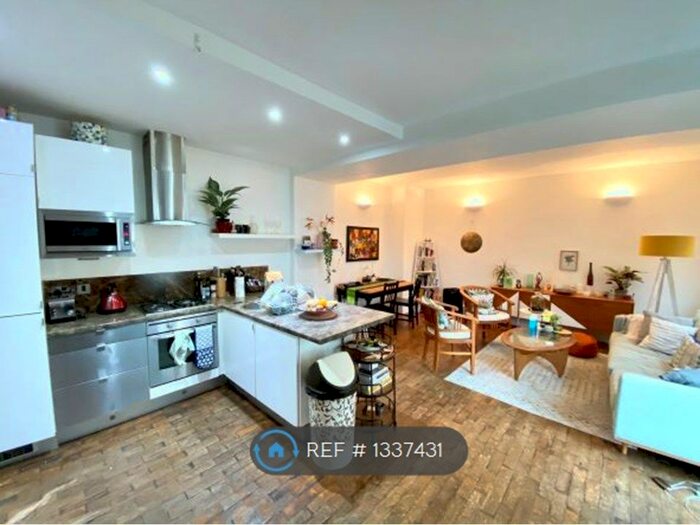 2 Bedroom Terraced House To Rent In Bradbury Mews, London, N16