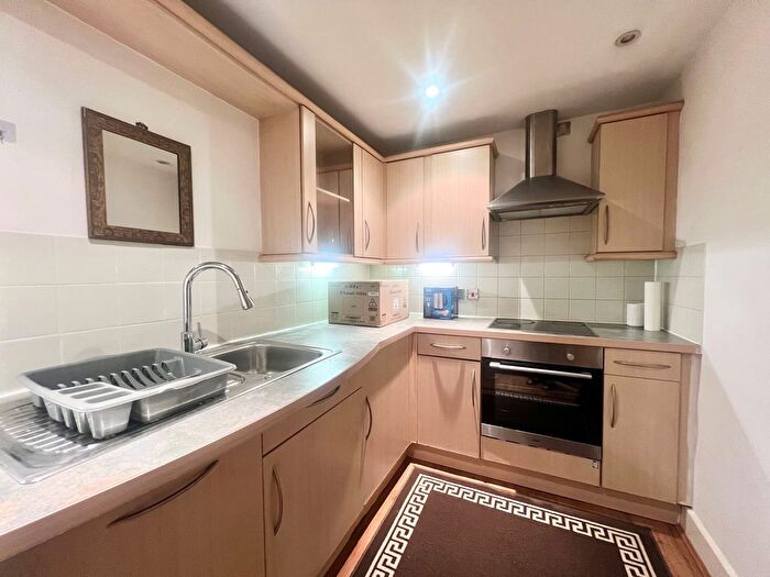 2 Bedroom Flat To Rent In Derby Road Ropewalk Court, Nottingham, NG1