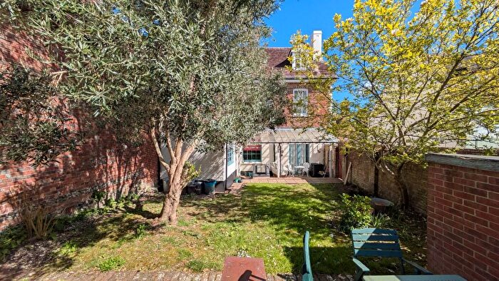 2 Bedroom Flat For Sale In Salisbury Street, Blandford Forum, Dorset, DT11