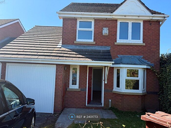 3 Bedroom Detached House To Rent In Hallam Crescent, Wolverhampton, WV10