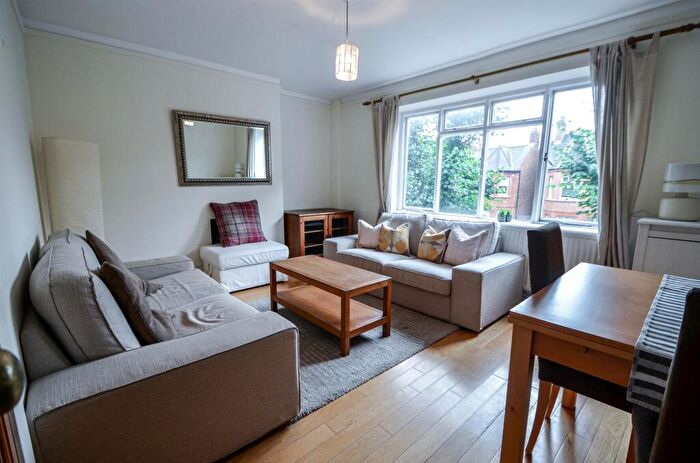 2 Bedroom Flat To Rent In Fairhurst, Compayne Gardens, London, NW6