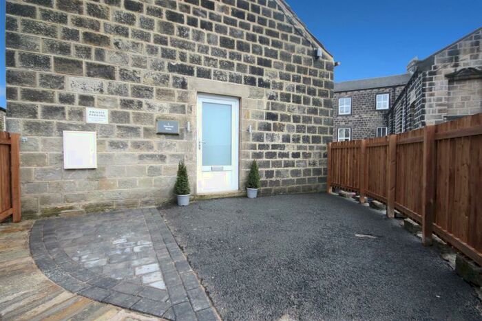 2 Bedroom Flat To Rent In Moorland House, Low Green, Rawdon, Leeds, LS19