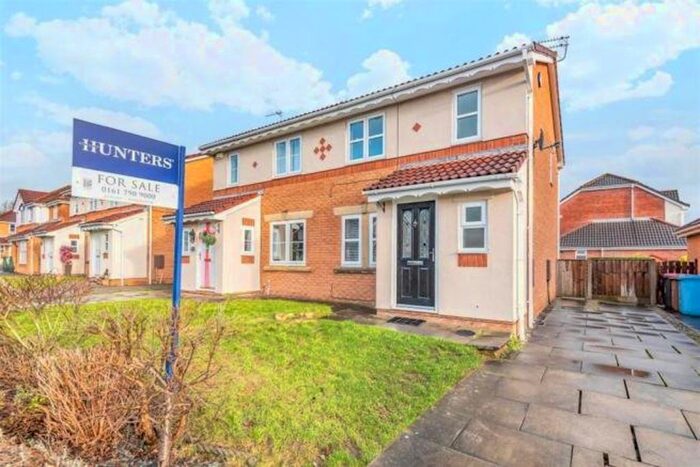 3 Bedroom Semi-Detached House To Rent In Nuthatch Avenue, Walkden, Manchester M28