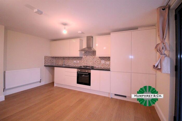 2 Bedroom Flat To Rent In High Road, Ilford, IG1
