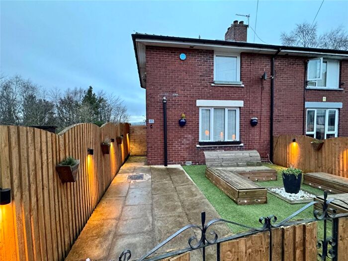 3 Bedroom Semi-Detached House To Rent In Kipling Road, Oldham, OL1