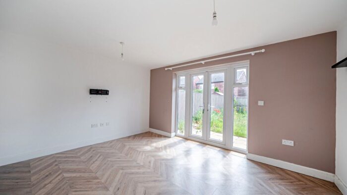 3 Bedroom Semi-Detached House For Sale In Market Weighton, York, YO43