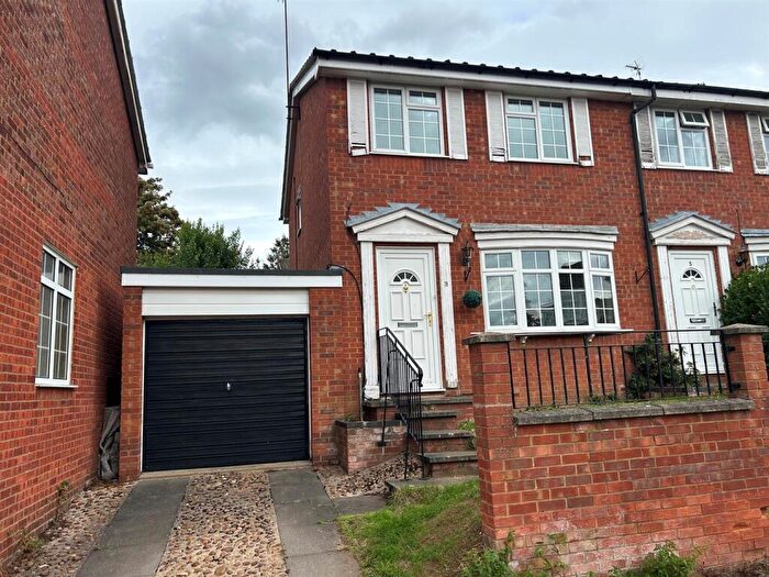 3 Bedroom Semi-Detached House To Rent In Leicester Close, Kettering, Northants, NN16