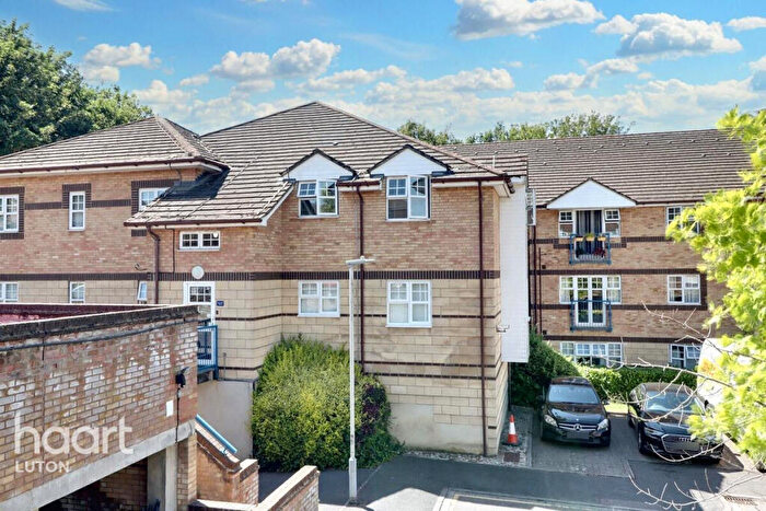 1 Bedroom Apartment For Sale In Earls Meade, Luton, LU2