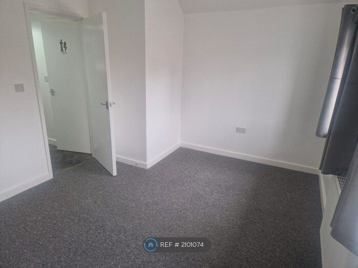 1 Bedroom Flat To Rent In Lyndon Road, Solihull, B92