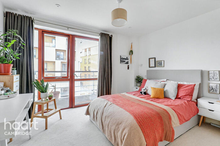 2 Bedroom Apartment For Sale In The Levels, Hills Road, Cambridge, CB2