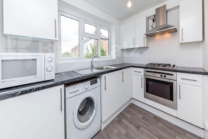 6 Bedroom Flat To Rent In Hazellville Road, Archway, N19
