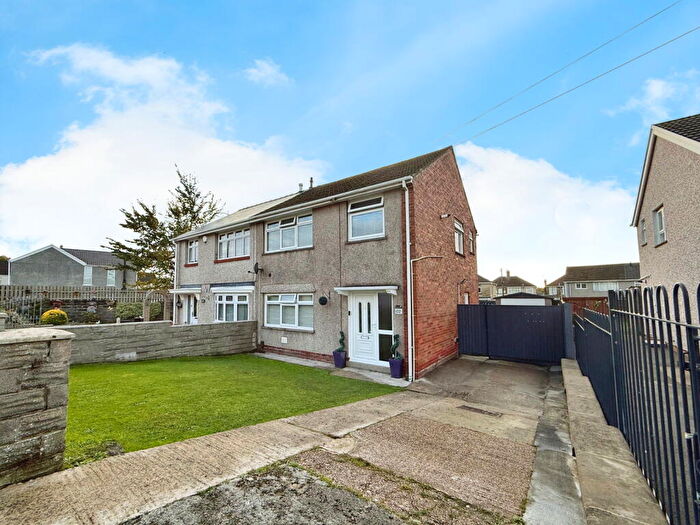 3 Bedroom Semi-Detached House For Sale In Hawthorne Avenue, Gorseinon, Swansea, SA4
