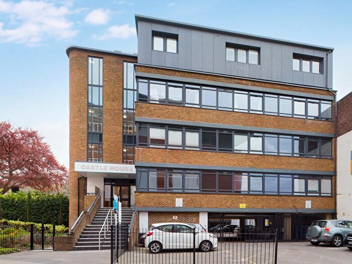 1 Bedroom Flat To Rent In Castle House, Desborough Road, High Wycombe, HP11