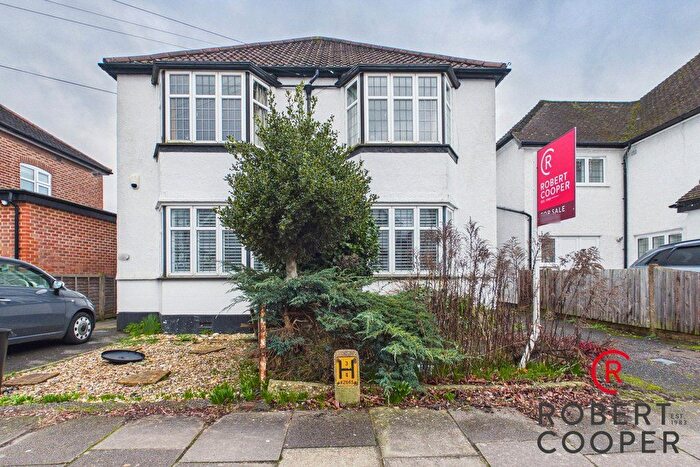 2 Bedroom Maisonette For Sale In Acacia Avenue, Ruislip, HA4