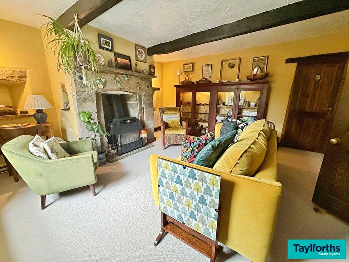 4 Bedroom Detached House For Sale In Walmsgate, Barnoldswick, BB18