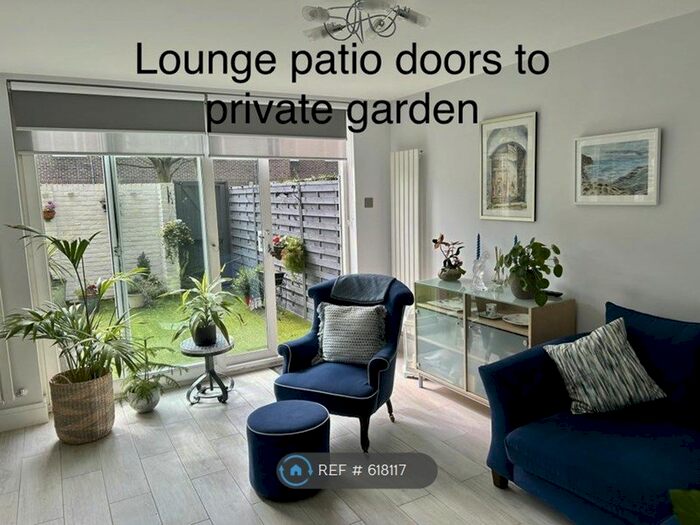 3 Bedroom Flat To Rent In Burlington Close, Maida Vale, W9