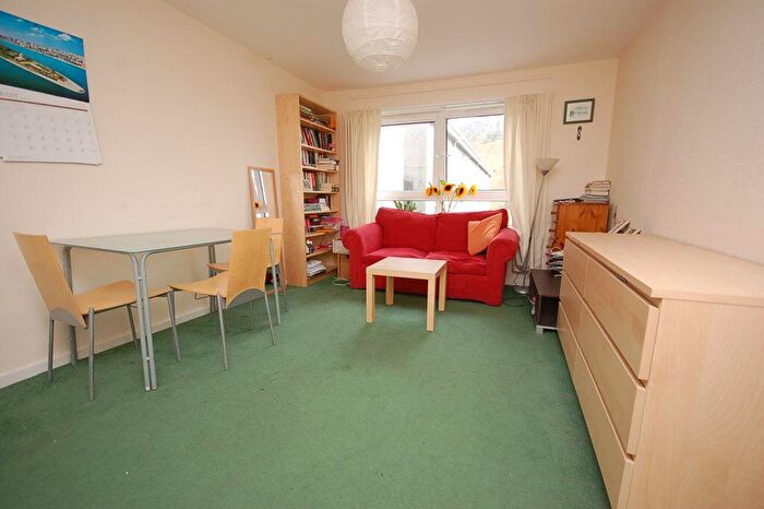 1 Bedroom Flat To Rent In L – Viewcraig Gardens, Edinburgh, EH8