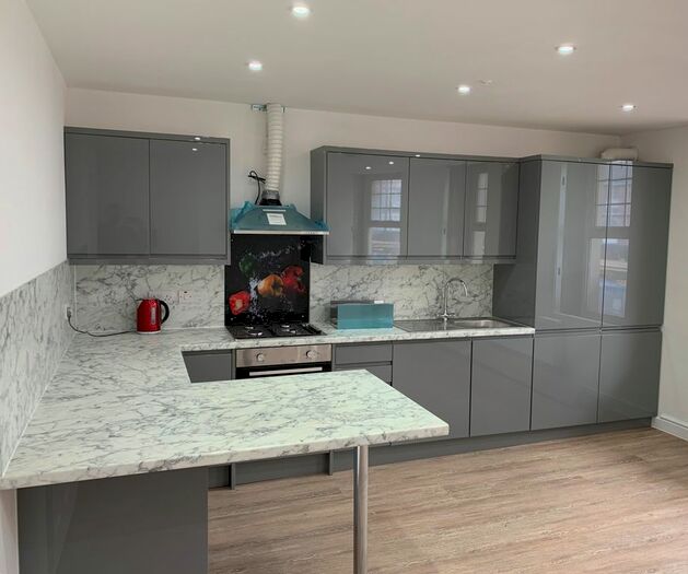 2 Bedroom Flat To Rent In Tudor Street, Cardiff, CF11