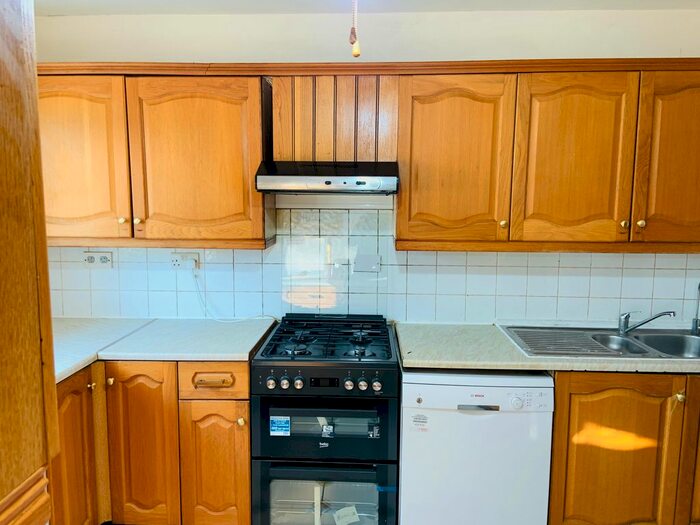 4 Bedroom Semi-Detached House To Rent In Chatsworth Crescent, Hounslow TW3