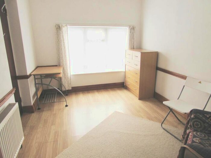 1 Bedroom Studio To Rent In Woodside Close, Wembley, Middlesex, HA0