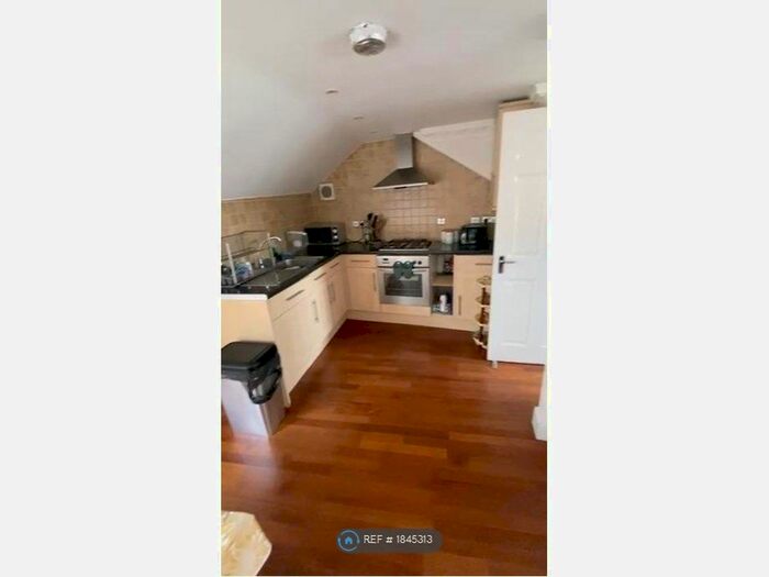 3 Bedroom Semi-Detached House To Rent In Oxbow Mansions, London, SE10