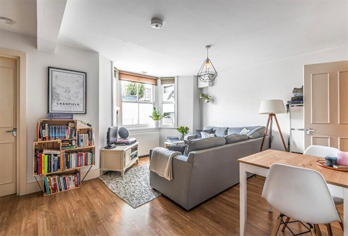 1 Bedroom Apartment For Sale In Rossiter Road, Lower Ground Floor Flat, London, SW12