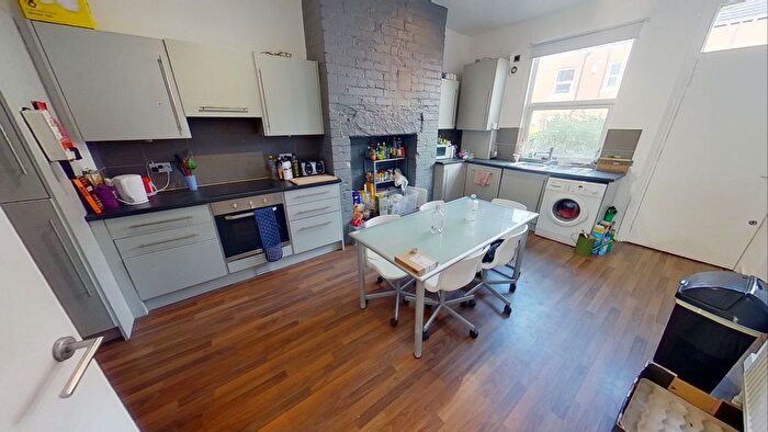 5 Bedroom Terraced House To Rent In Stanmore Street, Burley, Leeds, West Yorkshire, LS4