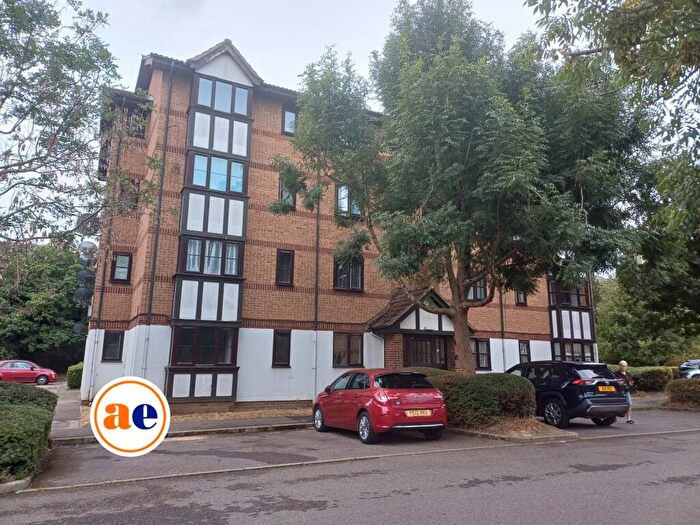 1 Bedroom Flat To Rent In Frobisher Road, Erith, DA8