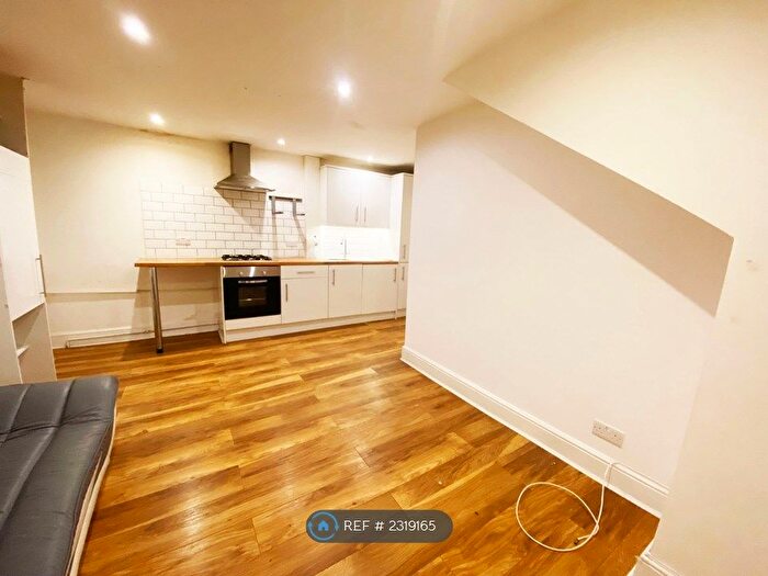 1 Bedroom Flat To Rent In Farnley Road, London, SE25