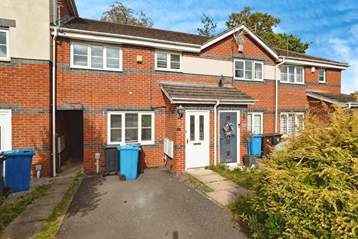 3 Bedroom Terraced House For Sale In Pinderfield Close, Hull, HU8