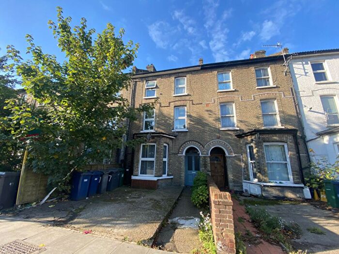 2 Bedroom Flat For Sale In Flat B, Lichfield Road, Cricklewood, London, NW2
