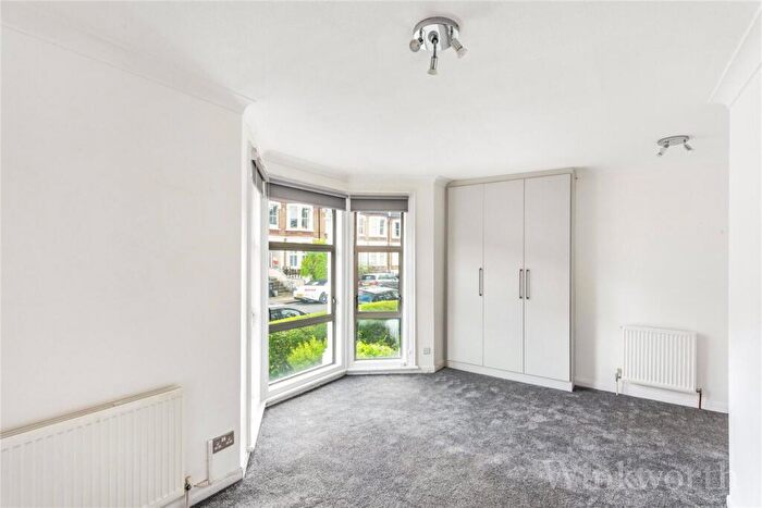 3 Bedroom Apartment To Rent In Musgrove Road, London, SE14