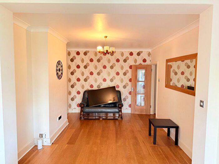 4 Bedroom Terraced House To Rent In Barley Lane, Ilford, IG3