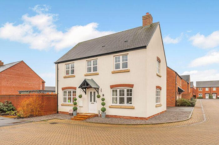 3 Bedroom Detached House For Sale In Bismore Road, Banbury, OX16