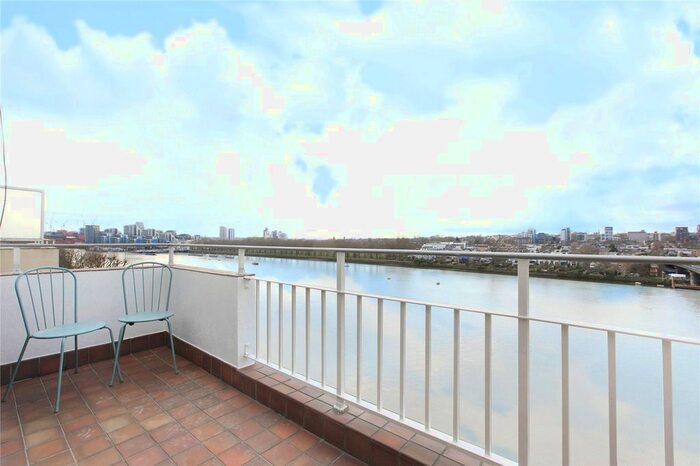 2 Bedroom Flat To Rent In Hurlingham Court, Ranelagh Gardens, Fulham, London, SW6